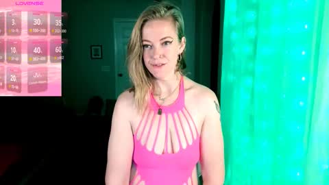 Snapshot of kiks823 chatting on October 18, 9:43 am ONLY FANS Britteebee online show from October 18, 9:43 am