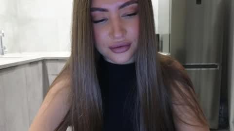 EvaAnna online show from February 25, 5:58 pm