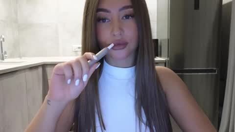 EvaAnna online show from February 26, 9:05 pm