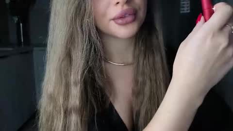 EvaAnna online show from September 14, 8:41 pm