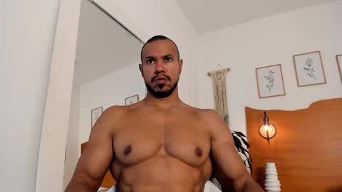 Kilua Muscle guy online show from November 27, 8:44 pm