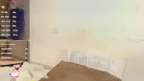 Snapshot of kim_brown2 chatting on November 29, 3:09 am Kim Follow me please online show from November 29, 3:09 am