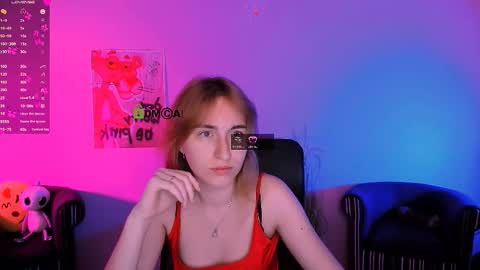 Snapshot of kim_classy chatting on December 1, 9:47 am kim_classy online show from December 1, 9:47 am