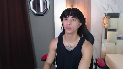 Snapshot of kim_curly_ chatting on May 3, 1:39 pm KIM online show from May 3, 1:39 pm
