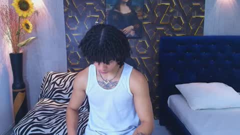 Snapshot of kim_curly_ chatting on June 4, 2:06 am KIM online show from June 4, 2:06 am