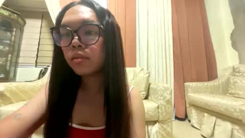 Snapshot of kim_kyile chatting on April 6, 3:35 pm KYLIE online show from April 6, 3:35 pm