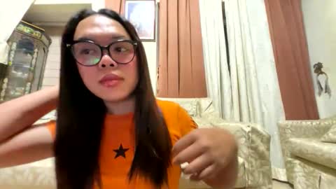 Snapshot of kim_kyile chatting on April 12, 2:33 pm KYLIE online show from April 12, 2:33 pm