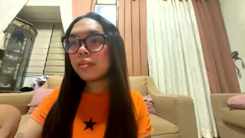 Snapshot of kim_kyile chatting on April 16, 2:29 pm KYLIE online show from April 16, 2:29 pm