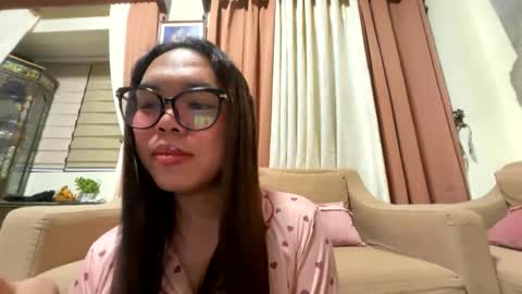 Snapshot of kim_kyile chatting on April 17, 2:09 pm KYLIE online show from April 17, 2:09 pm