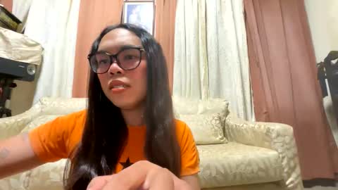 Snapshot of kim_kyile chatting on May 24, 2:33 pm KYLIE online show from May 24, 2:33 pm