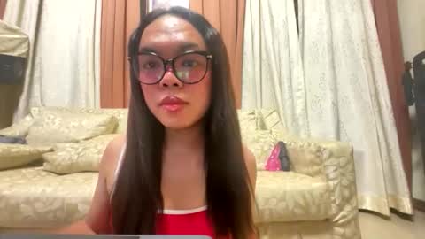 Snapshot of kim_kyile chatting on May 29, 2:37 pm KYLIE online show from May 29, 2:37 pm