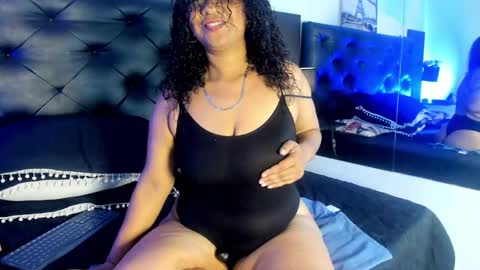 Snapshot of kim_marquez chatting on November 28, 10:34 pm Kim Marquez online show from November 28, 10:34 pm