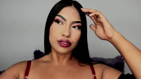 kim_mouth17 online show from May 6, 5:03 am