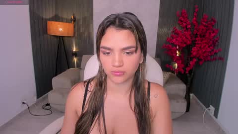 Snapshot of kim_stonee_ chatting on May 4, 7:21 pm Kim online show from May 4, 7:21 pm