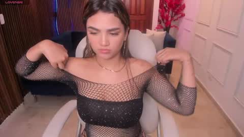 Snapshot of kim_stonee_ chatting on May 13, 7:33 pm Kim online show from May 13, 7:33 pm