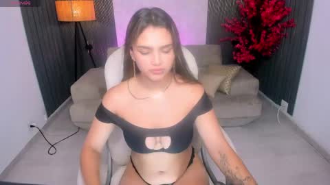 Snapshot of kim_stonee_ chatting on June 1, 7:15 pm Kim online show from June 1, 7:15 pm