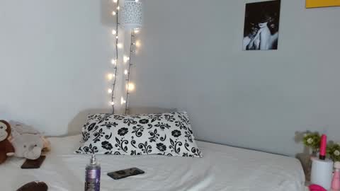 Snapshot of kimandyuk chatting on December 6, 10:41 pm Kim  Yuk online show from December 6, 10:41 pm