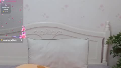 Snapshot of kimberleymandy chatting on December 4, 6:44 am Bernice online show from December 4, 6:44 am