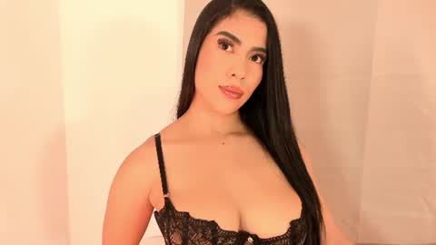 Snapshot of kimberlin_cam_ chatting on June 16, 8:11 pm Kimberlin online show from June 16, 8:11 pm