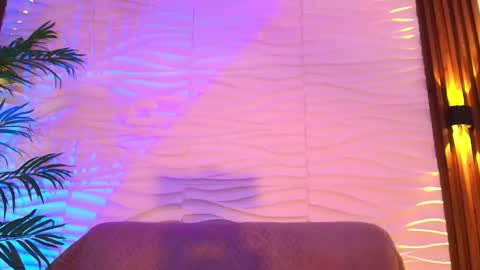 kimberly gonzalez online show from October 24, 3:47 am
