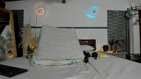 Snapshot of kimberly_lozano chatting on March 2, 2:43 pm Kimberly online show from March 2, 2:43 pm