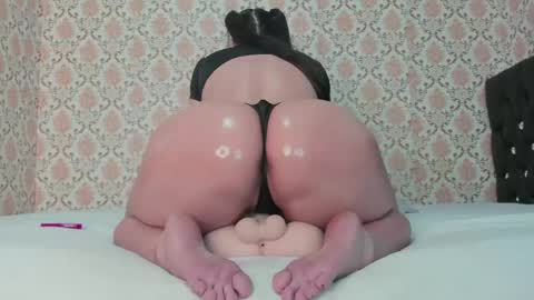 Snapshot of kimberly_perez__ chatting on May 21, 11:01 pm Kimberly online show from May 21, 11:01 pm