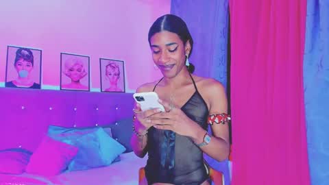 Snapshot of kimberly_thompsom chatting on December 19, 12:34 am Your Queen KIM online show from December 19, 12:34 am