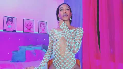 Snapshot of kimberly_thompsom chatting on December 21, 5:36 am Your Queen KIM online show from December 21, 5:36 am