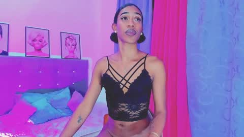 Snapshot of kimberly_thompsom chatting on January 4, 5:16 am Your Queen KIM online show from January 4, 5:16 am