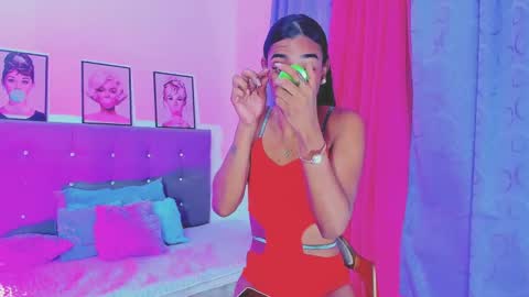 Snapshot of kimberly_thompsom chatting on January 5, 1:13 am Your Queen KIM online show from January 5, 1:13 am