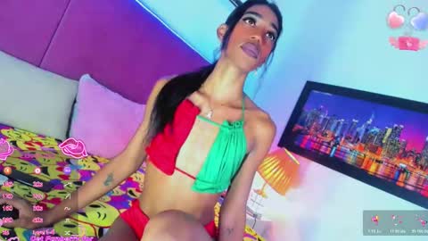 Snapshot of kimberly_thompsom chatting on November 21, 9:35 pm Your Queen KIM online show from November 21, 9:35 pm