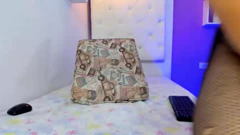 Snapshot of kimberly_xoxo_3 chatting on September 11, 10:59 am online show from September 11, 10:59 am