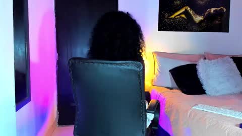 Snapshot of kimberlybanks2 chatting on January 25, 1:30 pm Kimberly Banks online show from January 25, 1:30 pm