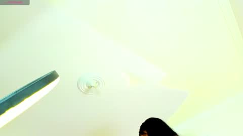 Snapshot of kimberlybanks2 chatting on June 12, 10:47 am Kimberly Banks online show from June 12, 10:47 am