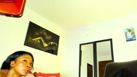 Snapshot of kimberlybanks2 chatting on June 12, 10:52 pm Kimberly Banks online show from June 12, 10:52 pm