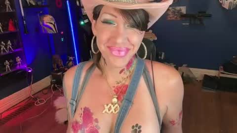 Snapshot of kimberlynnhaven chatting on June 17, 7:37 pm Kimber Haven online show from June 17, 7:37 pm