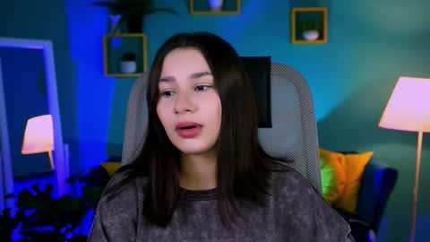 kimclarks online show from November 11, 1:44 pm