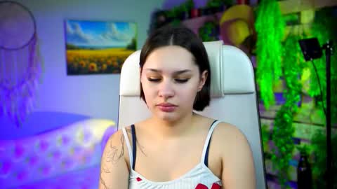 kimclarks online show from February 10, 2:21 pm