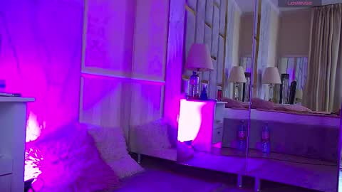 kimdessire online show from December 20, 3:19 pm