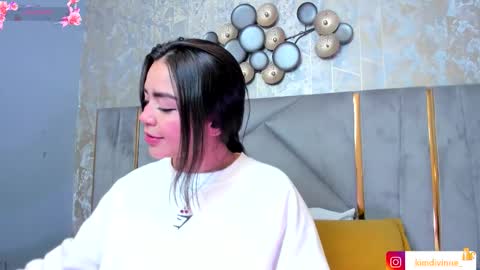  KIM  online show from November 19, 2:11 am