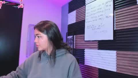  KIM  online show from July 3, 3:13 am