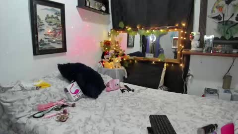 Snapshot of kimgodoy chatting on February 26, 3:21 am alejagodoy99 online show from February 26, 3:21 am