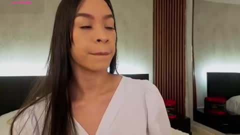 Snapshot of kimhilton_ chatting on July 29, 3:37 am kimhilton online show from July 29, 3:37 am