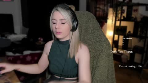 Wolfs Girl online show from January 5, 11:12 pm