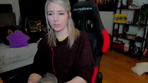 Wolfs Girl online show from March 14, 7:41 pm