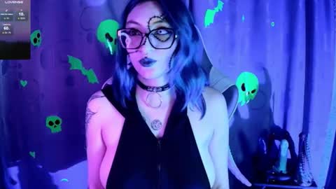   online show from December 1, 2:00 pm