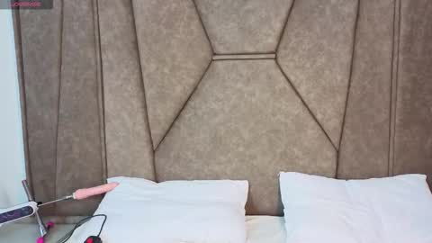 kimm_jones online show from November 21, 9:57 pm