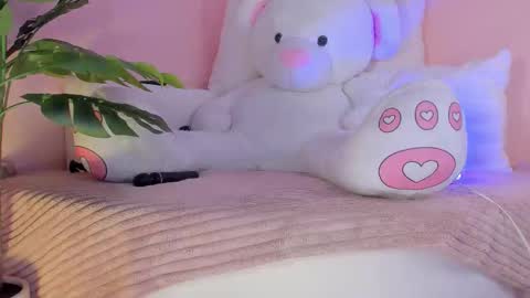 Kim  online show from December 17, 6:25 pm