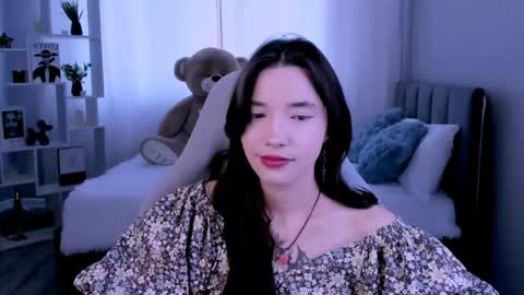 Snapshot of kimm_wong chatting on May 19, 3:35 am kimm wong online show from May 19, 3:35 am