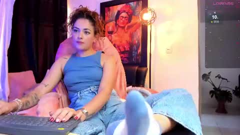 Snapshot of kimmberly_saenz_ chatting on June 18, 10:25 pm kimmberly_saenz_ online show from June 18, 10:25 pm